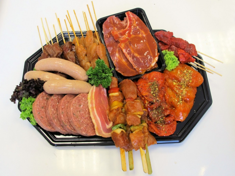 boucherie-TOURVES-min_bbq_butcher_shop_supermarket_meal_party-766127